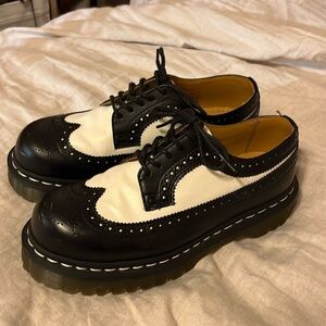 Black and White Women's Oxford Shoes